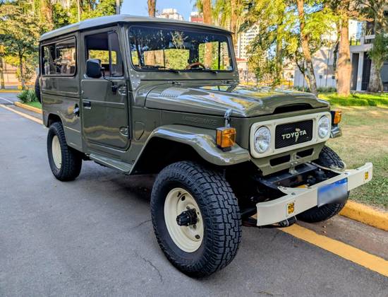 TOYOTA BANDEIRANTE 3.7 BJ50LV 4X4 TETO RIGIDO DIESEL 2P MANUAL